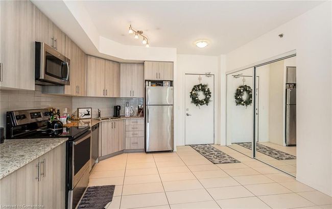 511 - 560 N Service Rd, House attached with 2 bedrooms, 2 bathrooms and 1 parking in Grimsby ON | Image 10