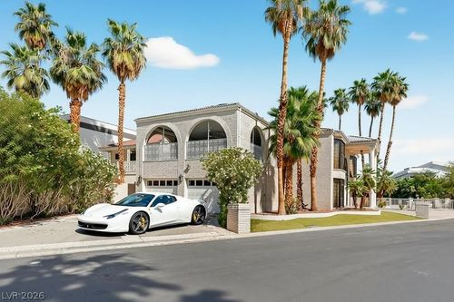 2834 Queens Courtyard Dr, Las Vegas, NV, 89109-1561 | Card Image