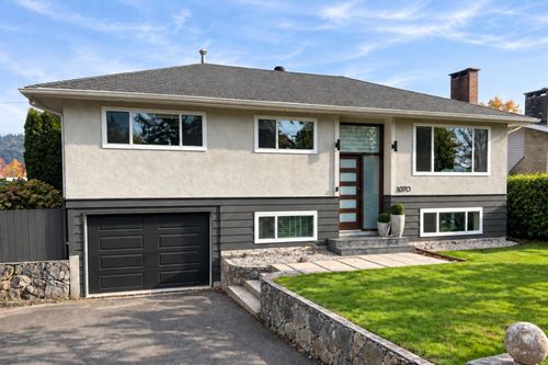 1070 Stratford Ave, Burnaby, BC, V5B3X8 | Card Image