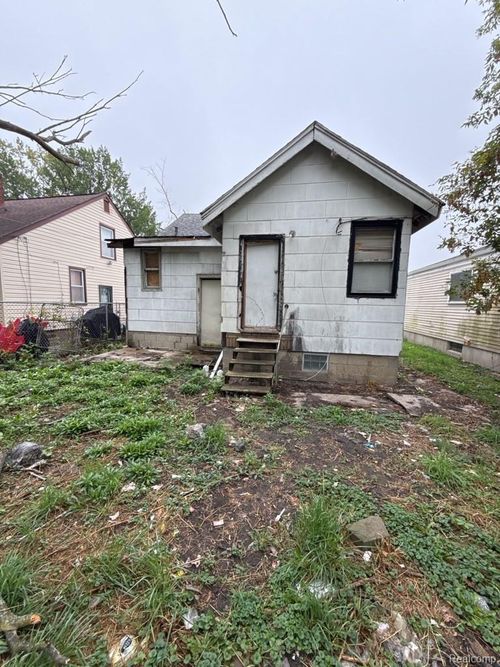 19751 Oakfield St, Detroit, MI, 48235-2217 | Card Image