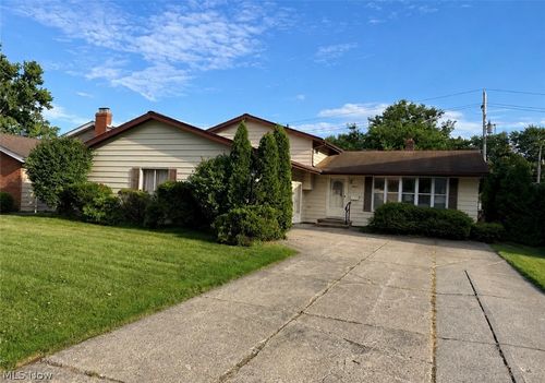 22231 Marleen Dr, Fairview Park, OH, 44126-2529 | Card Image