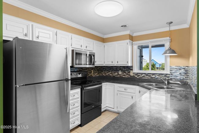 Kitchen | Image 19