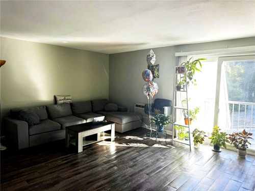 apt-b5-52-300 Smithfield Rd, North Providence, RI, 02904-5152 | Card Image
