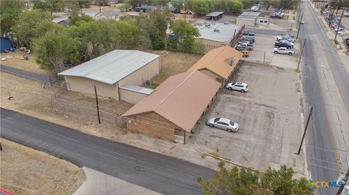 824 S Main St, Belton, TX, 76513-3863 | Card Image