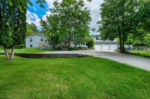 1225 E Mount Faith Ave, Fergus Falls, MN, 56537-2304 | Card Image