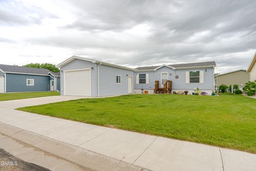 1504 Deerfield Rd Se, Mandan, ND, 58554-4473 | Card Image