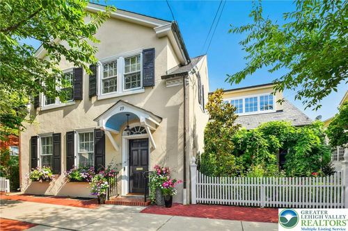 29 E Market St, BETHLEHEM, PA, 18018-5924 | Card Image