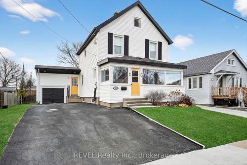 {{alt}} | Card Image