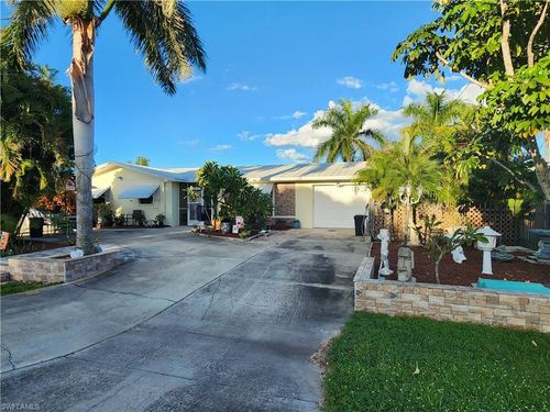 1370 Harbor View Dr, NORTH FORT MYERS, FL, 33917-4127 | Card Image