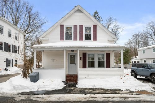 8 Cleveland Ave, Ipswich, MA, 01938-1717 | Card Image