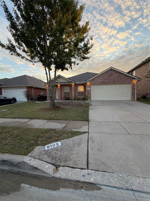 8105 Hennessey Trl, Fort Worth, TX, 76131-5442 | Card Image