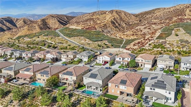 19216 Bension Dr, House other with 6 bedrooms, 4 bathrooms and 2 parking in Santa Clarita CA | Image 45