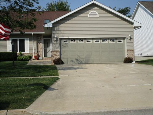 4209 Briarwood Dr, Cedar Falls, IA, 50613-7519 | Card Image