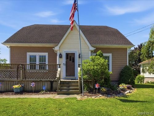 699 Losson Rd, Cheektowaga, NY, 14227-2515 | Card Image