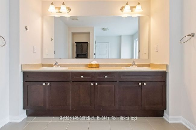 255 Monaghan Cres, House other with 4 bedrooms, 3 bathrooms and 2 parking in Milton ON | Image 33