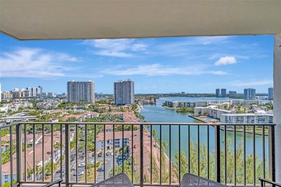 1903 - 18151 Ne 31st Ct, Condo with 1 bedrooms, 1 bathrooms and null parking in Aventura FL | Image 1