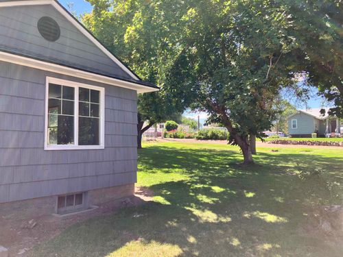 403 W Chestnut St, Almira, WA, 99103-5106 | Card Image