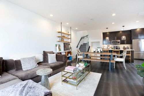 2-2816 34 St Sw, Calgary, AB, T3E2W9 | Card Image