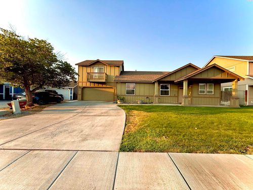 6404 Enzian Falls Dr, Pasco, WA, 99301-9226 | Card Image
