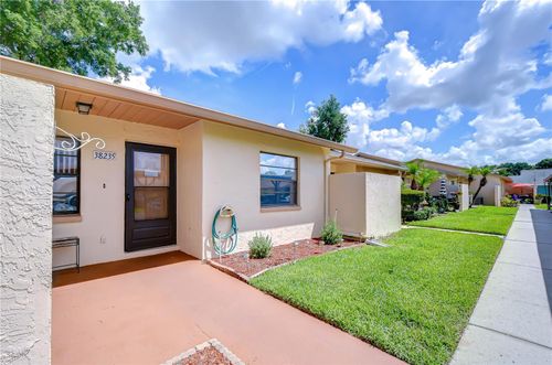 38235-38235 Boxwood Dr, ZEPHYRHILLS, FL, 33542-6613 | Card Image