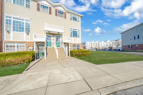 23-101 Surf Dr, Bronx, NY, 10473-2487 | Card Image