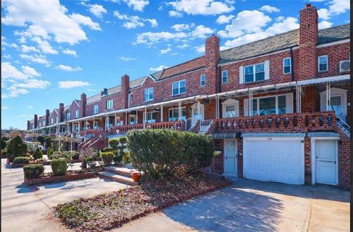 318 Bay 11th St, Brooklyn, NY, 11228-3910 | Card Image