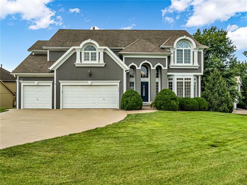 1028 Ne Serenity Ln, Lee's Summit, MO, 64064-2552 | Card Image