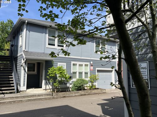 132 Se 119th Ave, Portland, OR, 97216-3704 | Card Image