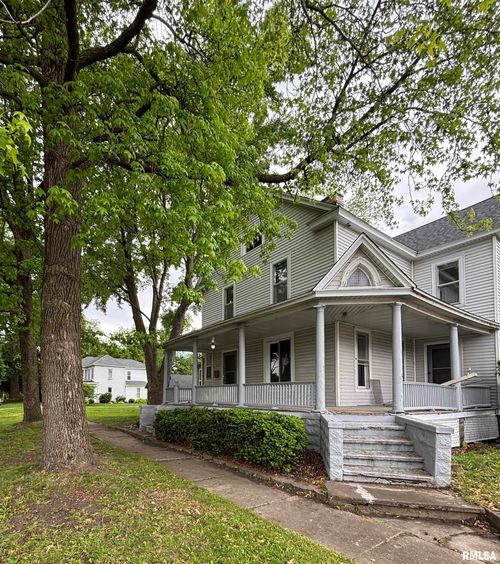 201 S Pearl St, Waverly, IL, 62692-1124 | Card Image