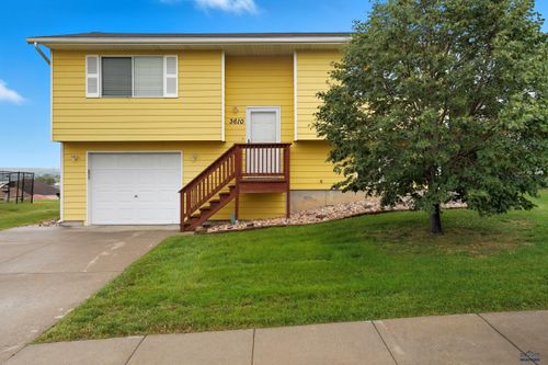 3610 Hemlock St, Rapid City, SD, 57701-2060 | Card Image