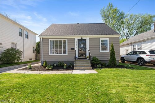 20893 Belvidere Ave, Fairview Park, OH, 44126-1412 | Card Image