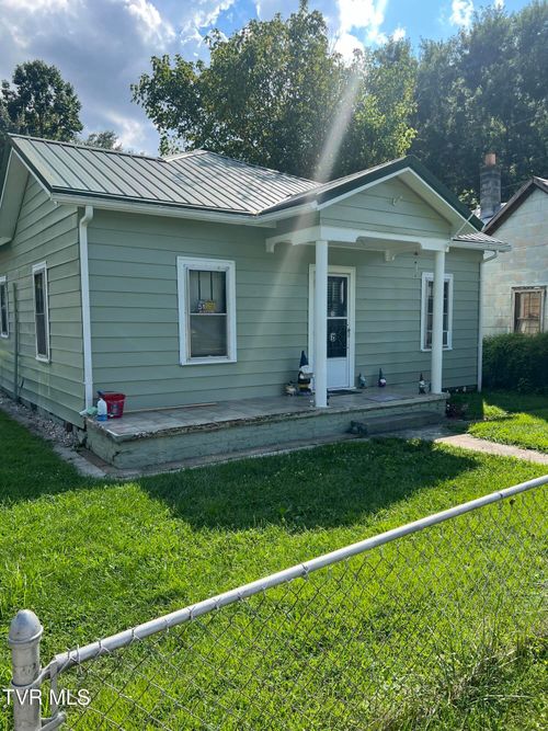 39023904 Flat Street, Big Stone Gap, VA, 24219 | Card Image