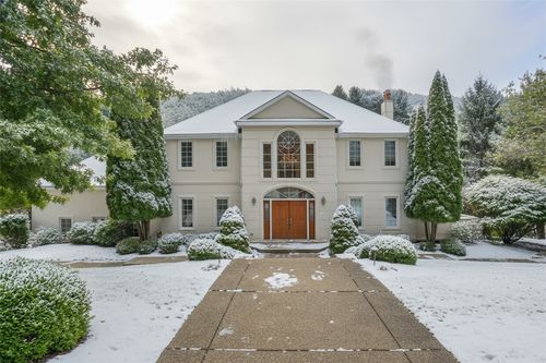 1561 Barrington Dr, Wexford, PA, 15090-9378 | Card Image