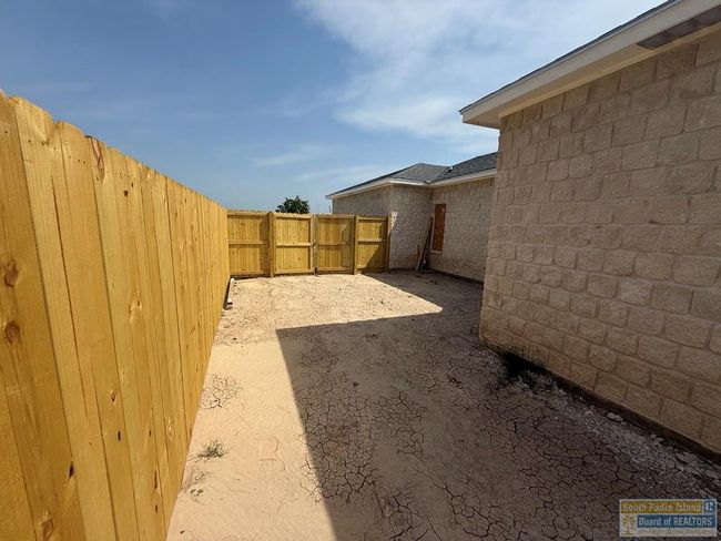 2605 Haverford Blvd, House other with 3 bedrooms, 2 bathrooms and 1 parking in Harlingen TX | Image 5