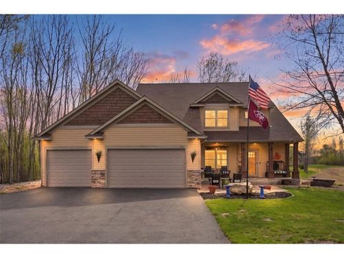 1431 Pioneer Cir, Houlton, WI, 54082-2065 | Card Image