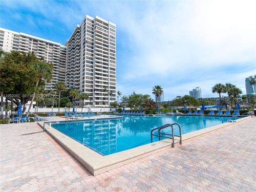 2312-2500 Parkview Dr, Hallandale Beach, FL, 33009-2870 | Card Image
