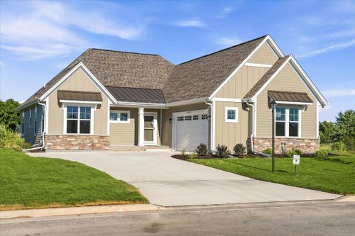 W214N4932 Casey Ct, Menomonee Falls, WI, 53051-1659 | Card Image