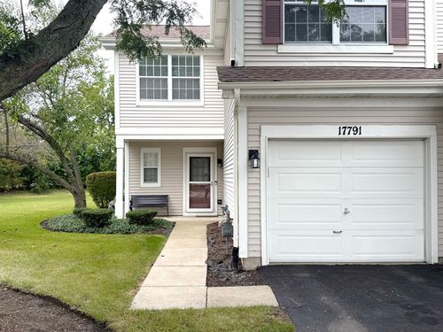17791 W Salisbury Dr, Gurnee, IL, 60031-4598 | Card Image