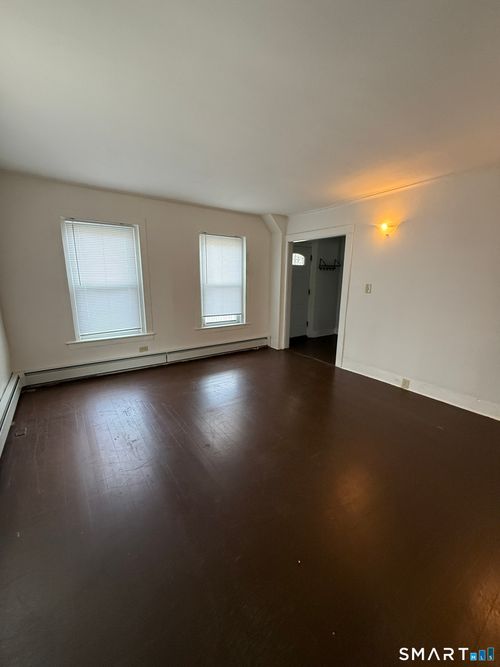 104 Spring St, Windsor Locks, CT, 06096-2207 | Card Image