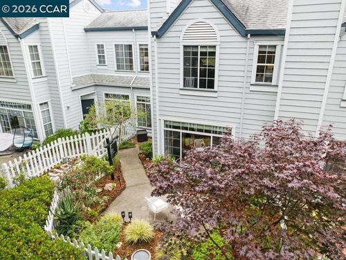 208 Commodore Dr, Richmond, CA, 94804 | Card Image
