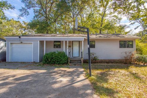 4705 Elmwood Dr, Little Rock, AR, 72204-7517 | Card Image