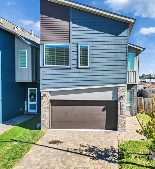 5702 Rucio Ln, Houston, TX, 77092-5440 | Card Image