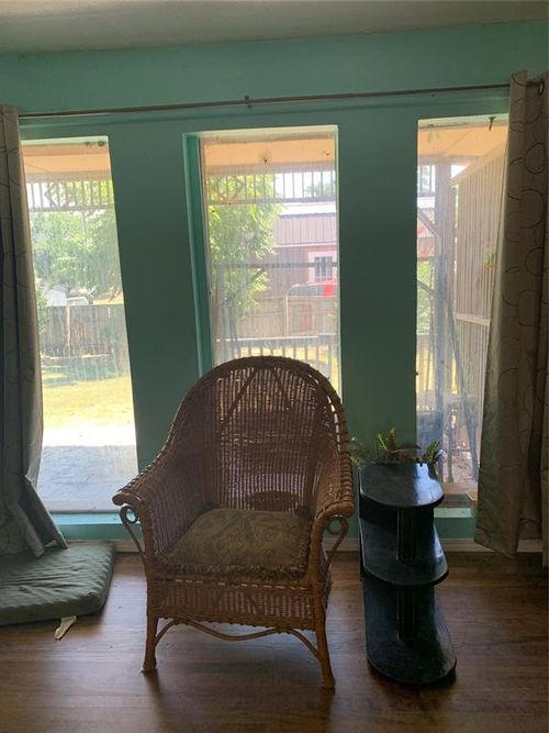 123 N Payne St, Fort Cobb, OK, 73038-2506 | Card Image