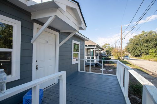 3120 Stonewall St, Houston, TX, 77020-8232 | Card Image