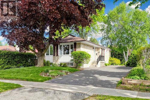33 Ada Crescent, Toronto (Bendale), ON, M1P4A9 | Card Image