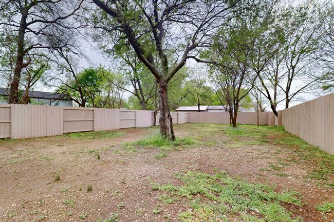 A - 1213 Mill St, House other with 3 bedrooms, 3 bathrooms and null parking in Gainesville TX | Image 39