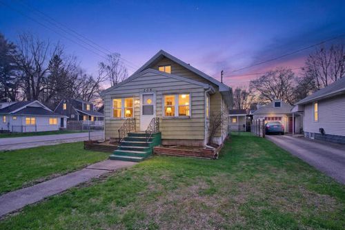 705 E Bird St, Jackson, MI, 49203-5782 | Card Image