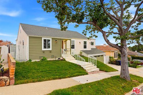 5452 Harcross Dr, Windsor Hills, CA, 90043-2112 | Card Image