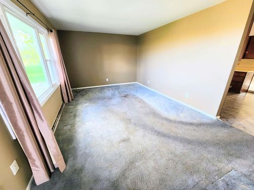 5735 W Freeland Rd, Freeland, MI, 48623-8612 | Card Image