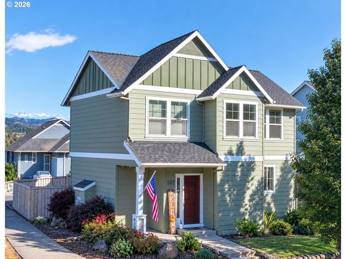 3008 Sherman Ave, HoodRiver, OR, 97031 | Card Image